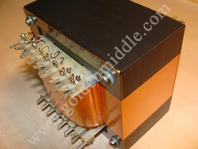 Экранирование трансформаторов. Трансформатор экранированный. Намотка провода на тороидальный трансформатор. Магнитопровод тороидальный 70х48х25. Toroidal transformer cover.