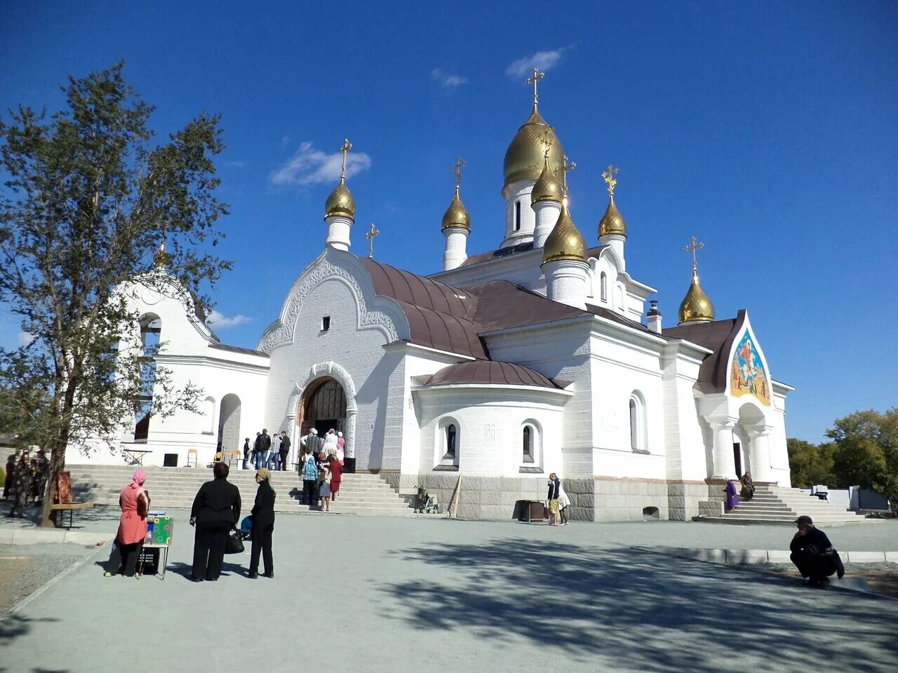 Сколько жителей в орске. Церковь Георгия Победоносца Орск. Церковь Покрова Пресвятой Богородицы Орск. Церковь на Васнецова Орск.