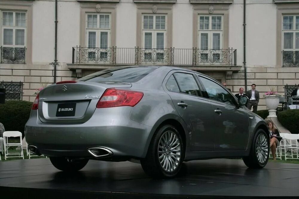 Седаны с полным приводом. Suzuki Kizashi 2010. Сузуки седан Кизаши 2020. Suzuki Kizashi 2009. Suzuki Kizashi 2010 г..