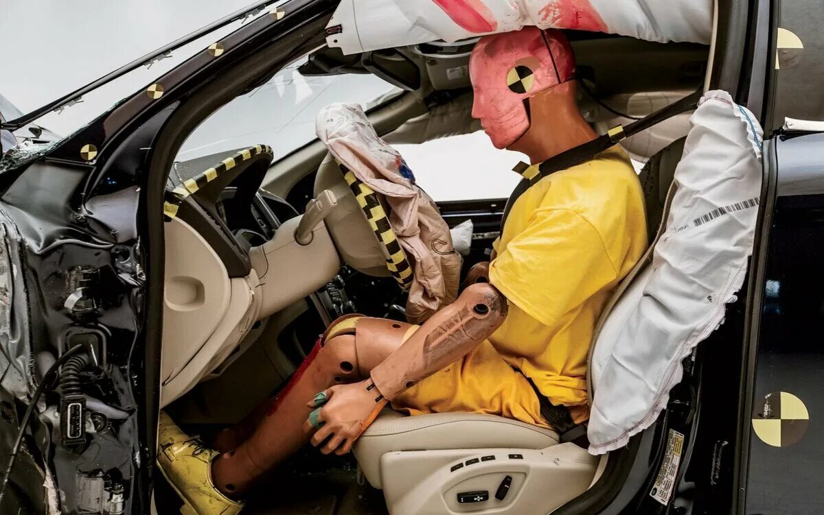 Тойота аурис краш тест. Краш-тест автомобиль. Краш тест машины 2. Ваз 2109 euro ncap. Краш тест авто двух машин.