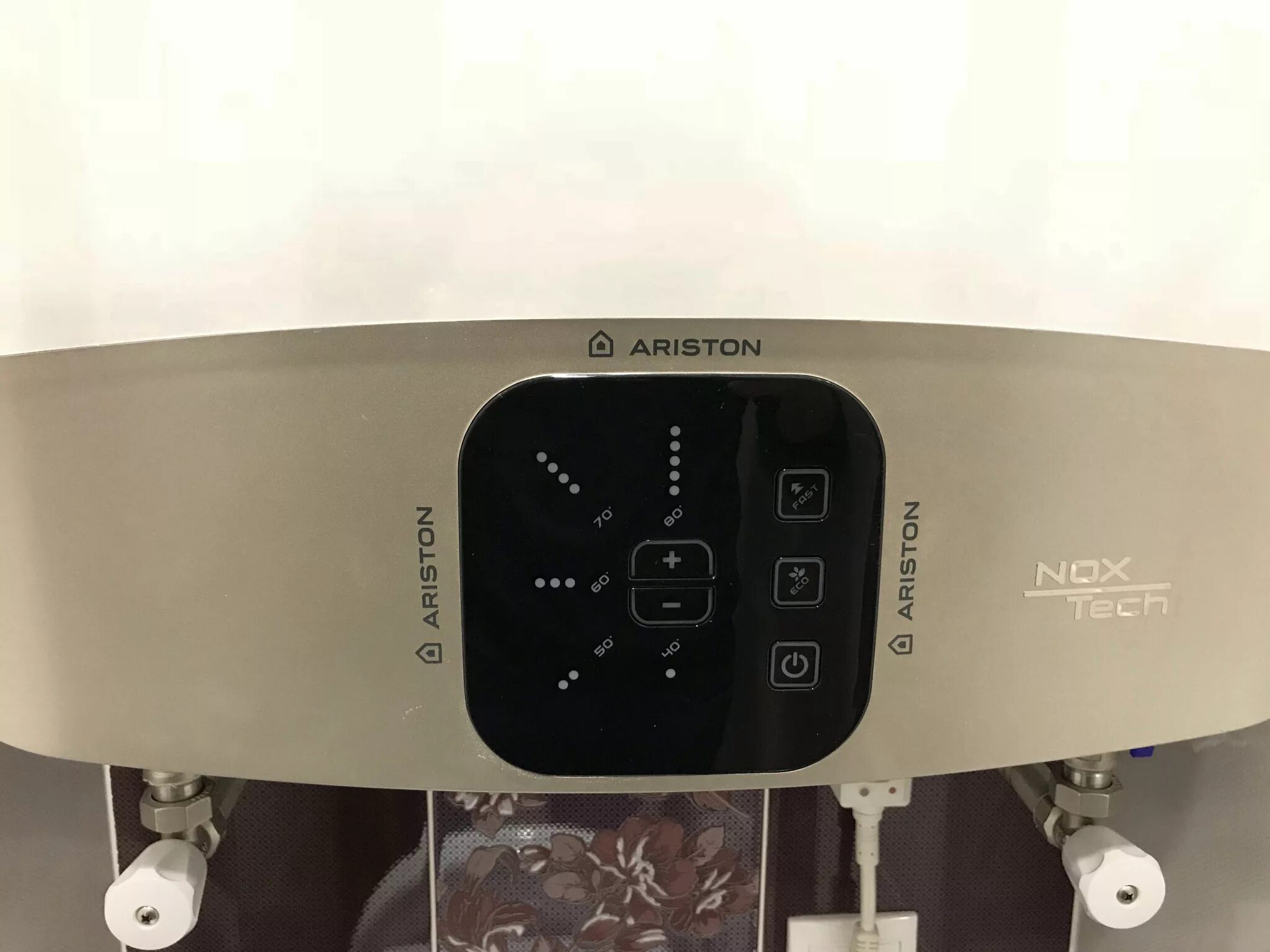 Ariston velis inox tech 50. Водонагреватель накопительный Ariston VLS inox 80. Ariston inox Tech 50 водонагреватель. Водонагреватель Аристон ABS VLS EVO inox pw 50. Ariston Velis Tech inox pw ABS 50.