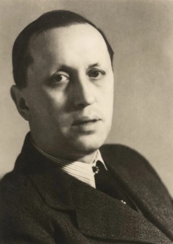 Писатель по 5 букв. Карел Чапек. Карел Чапек (1890-1938). Чешский писатель Карел Чапек. Карел Чапек фото.
