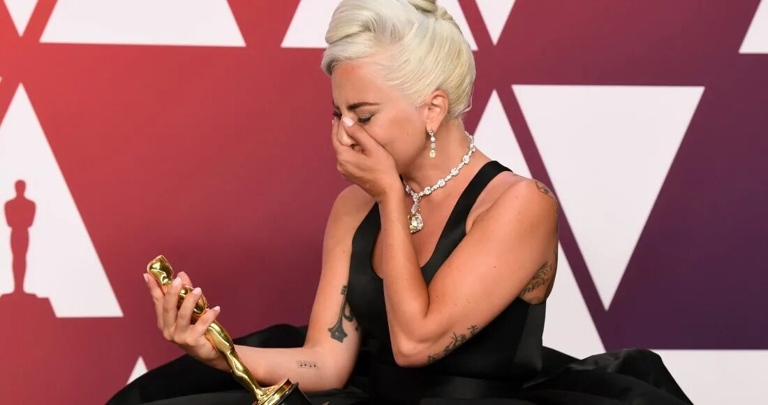 Гага оскар. Леди Гага Оскар. Леди Гага получила Оскар. Леди Гага Шеллоу. Леди Гага на премии Оскар.