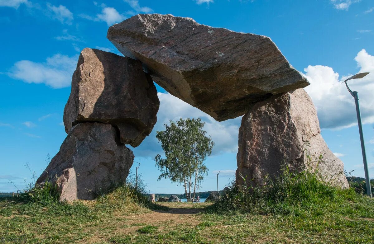 Камень желаний Сортавала. Камень желаний Карелия. Камень Куммакиви. Сортавала камни.