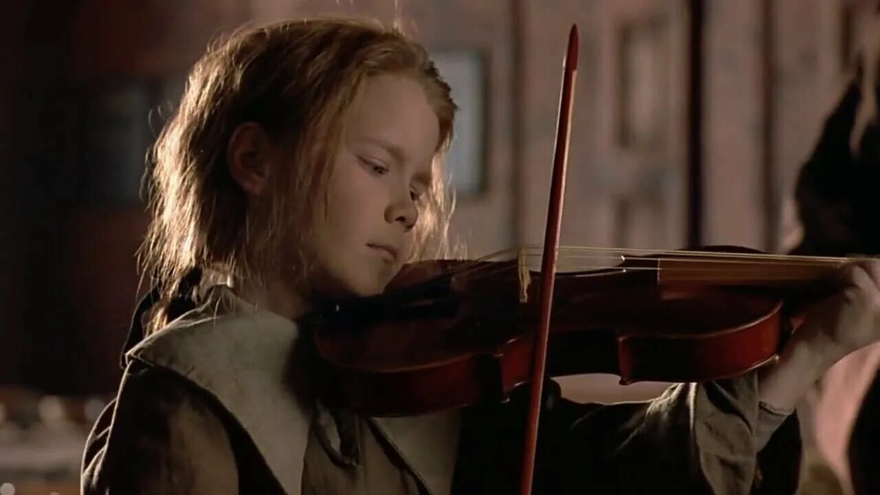 He plays the violin better. Красная скрипка/le violon rouge (1998). Маша скрипачка 1998.