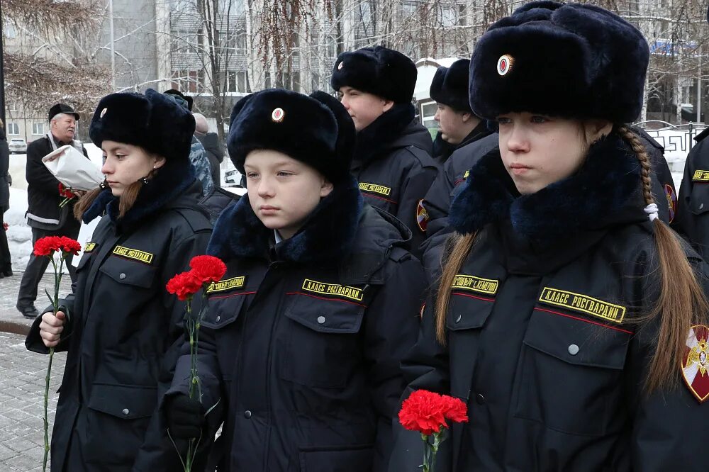 Купить в кемерово сегодня. Военный городок Кемерово. Мемориал воинам кузбассовцам погибшим в локальных войнах. Кемерово сейчас. Кемерово военный мемориал похоронное бюро.