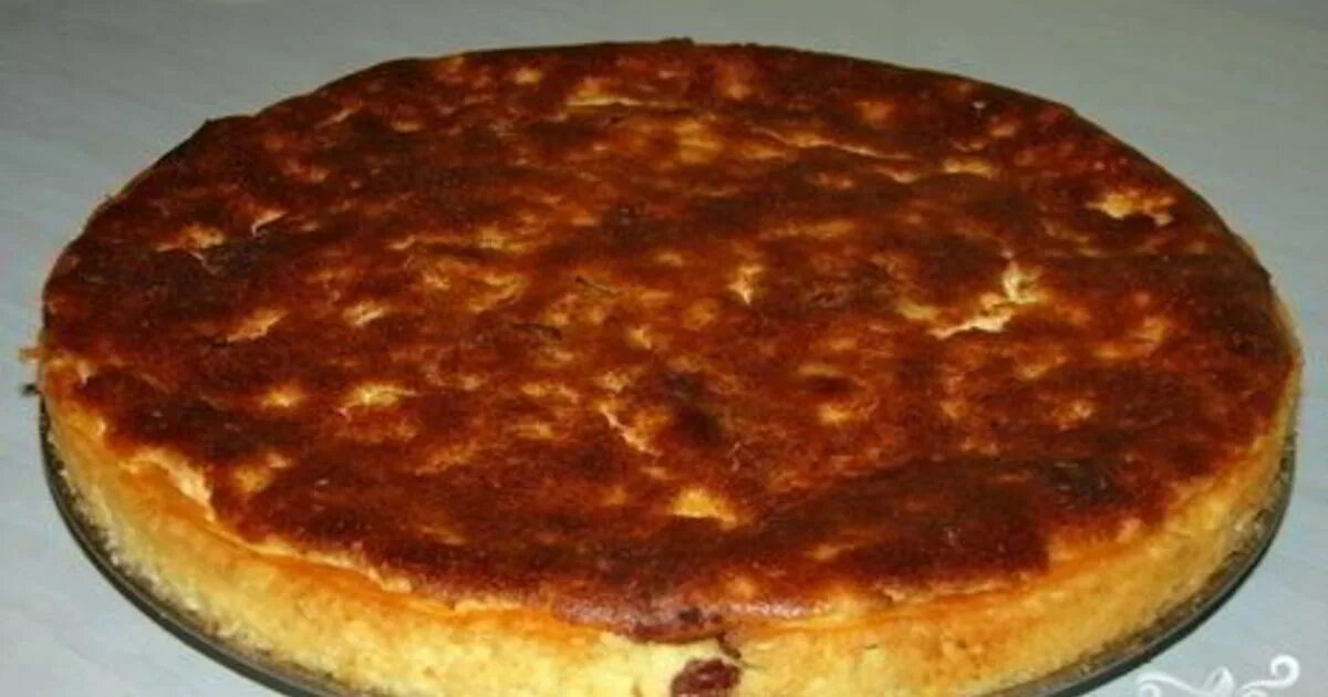 Творожная запеканка на сковородке. Творожная запеканка на сковороде. Драчена. Манка запеканка ноябрьск. Запеканка творожная с манкой на сковороде.