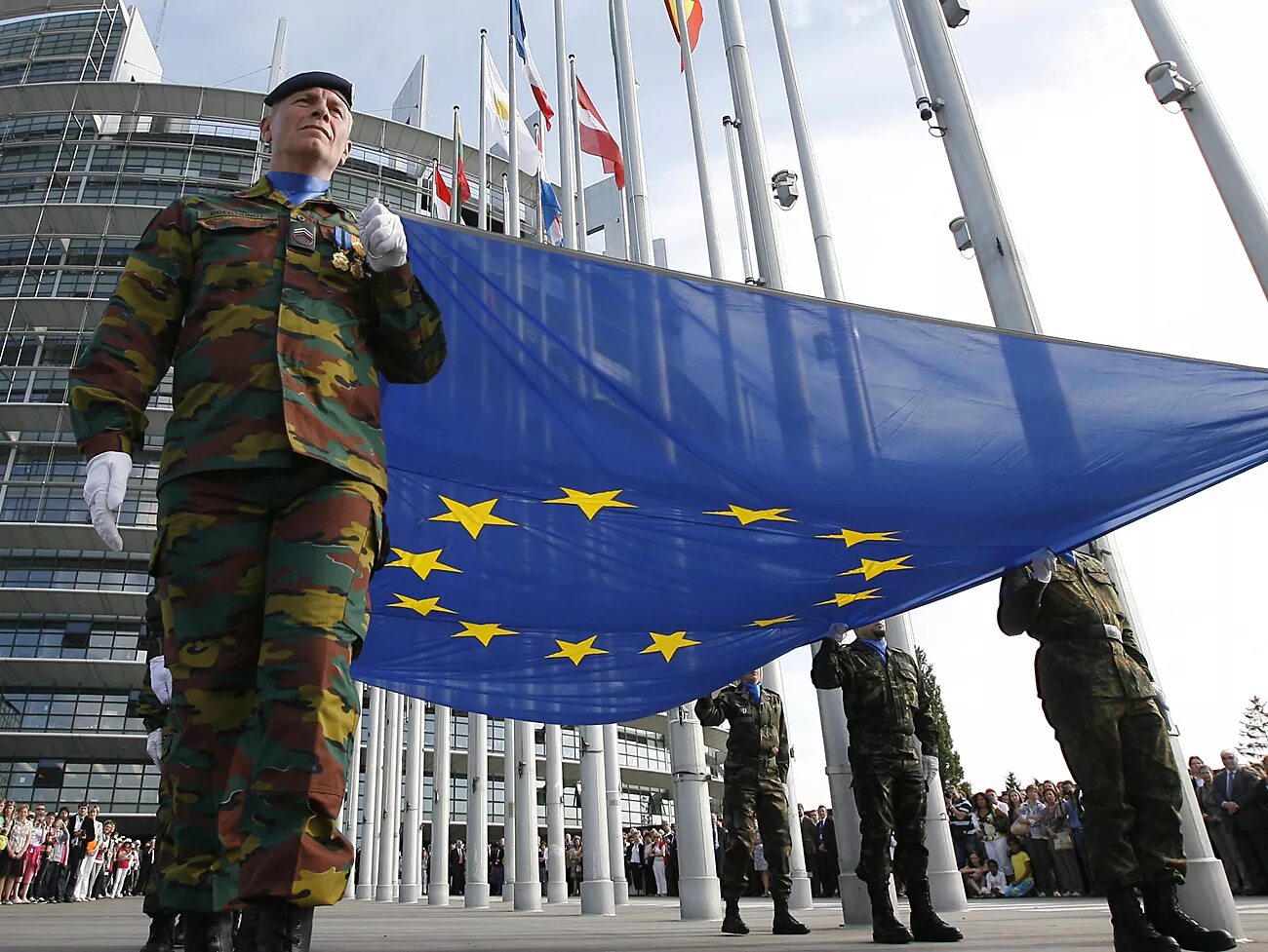 Солдаты Евросоюза. Армия ЕС. Вооруженные силы Евросоюза. Армия европейского Союза. Нато единый