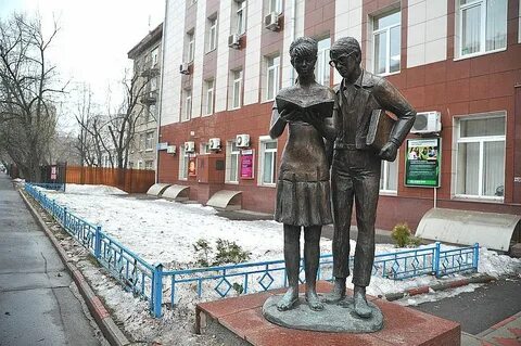 Необычные памятники москвы список