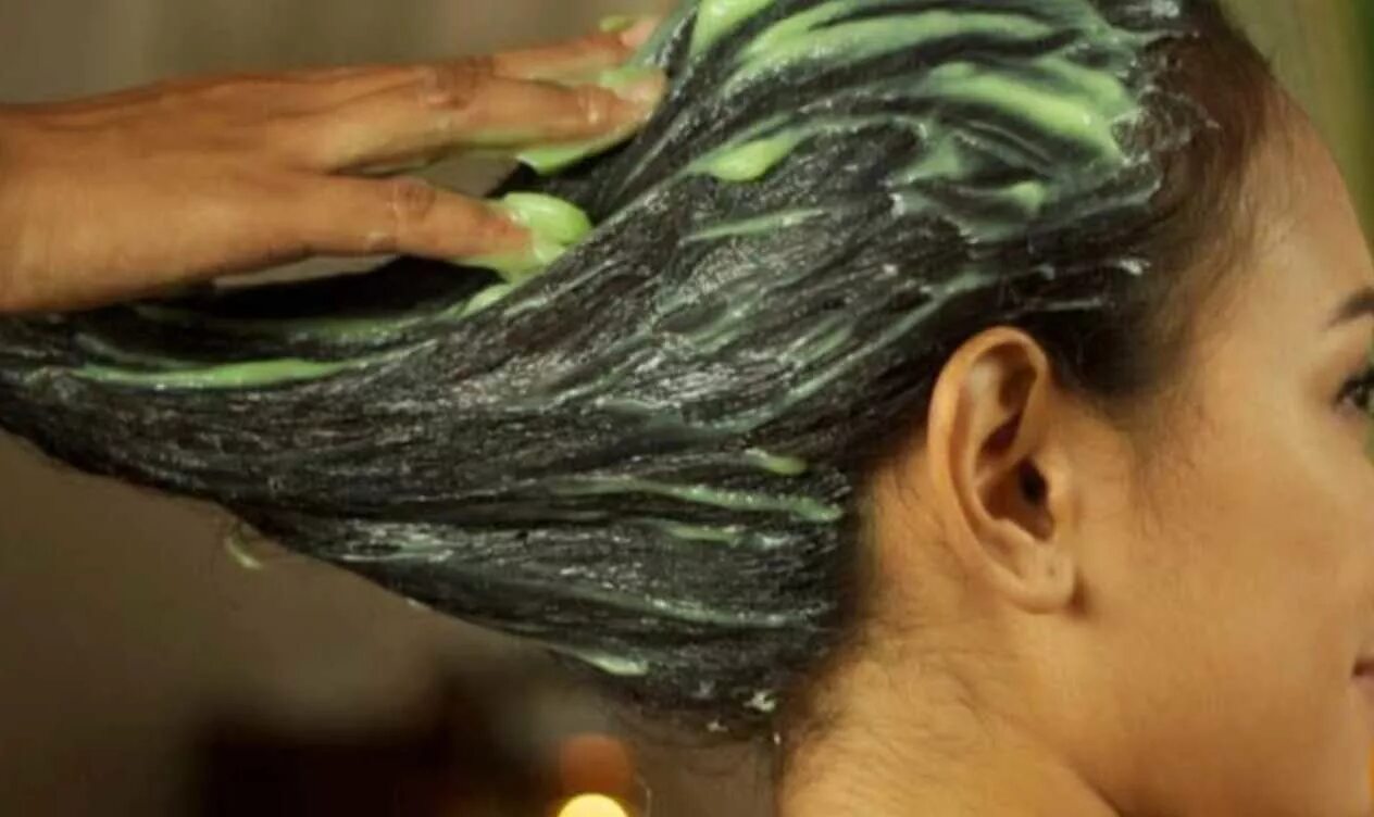 Алоэ для головы. Aloe Vera hair Mask. Увлажнить кожу головы. Втирание сока алоэ в волосы. Гель для волос после стрижки.