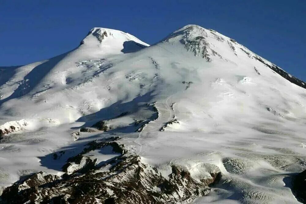 Восхождение на Эльбрус с Юга маршрут. Эльбрус Западная вершина седловина. Эльбрус Южный склон. Схема восхождения на Эльбрус с Юга.