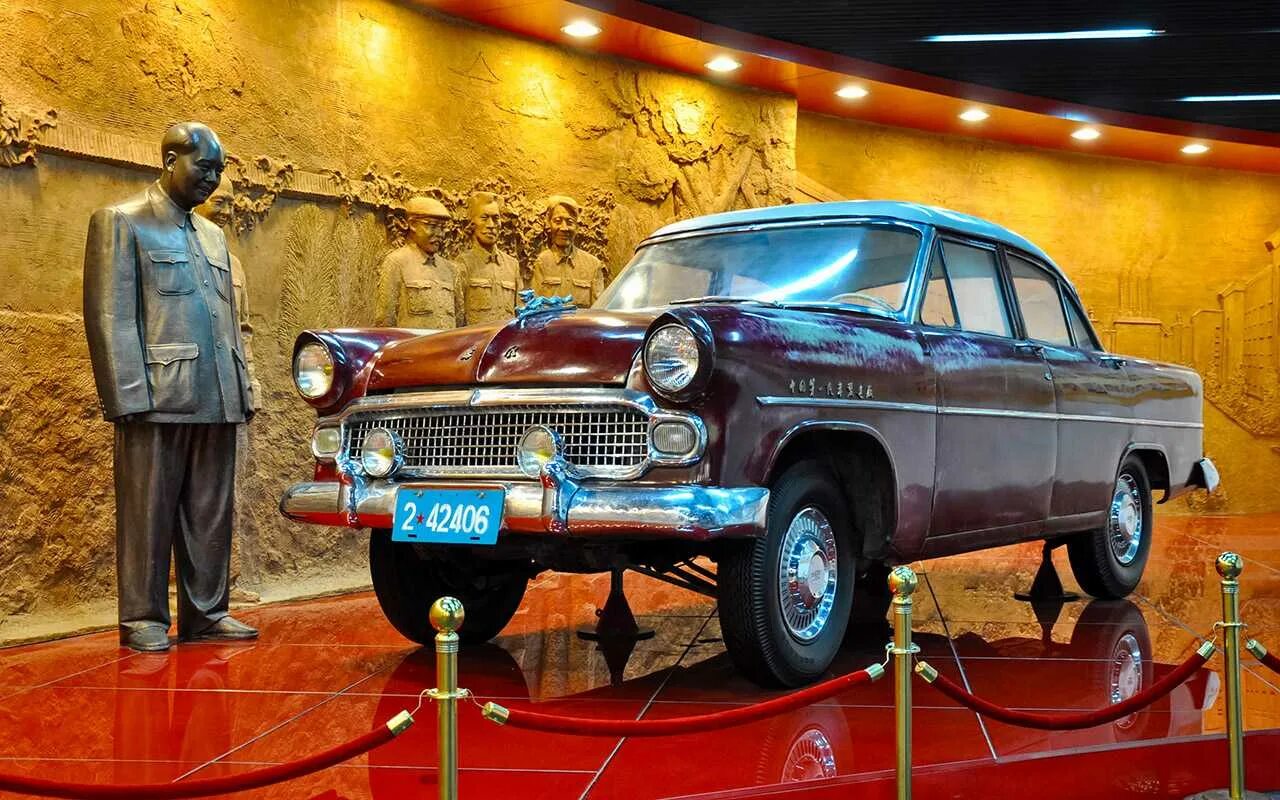 Первый автомобиль в китае. Dongfeng ca71. Hongqi 1958. Hongqi ГАЗ 21. Ретро автомобили Китай.