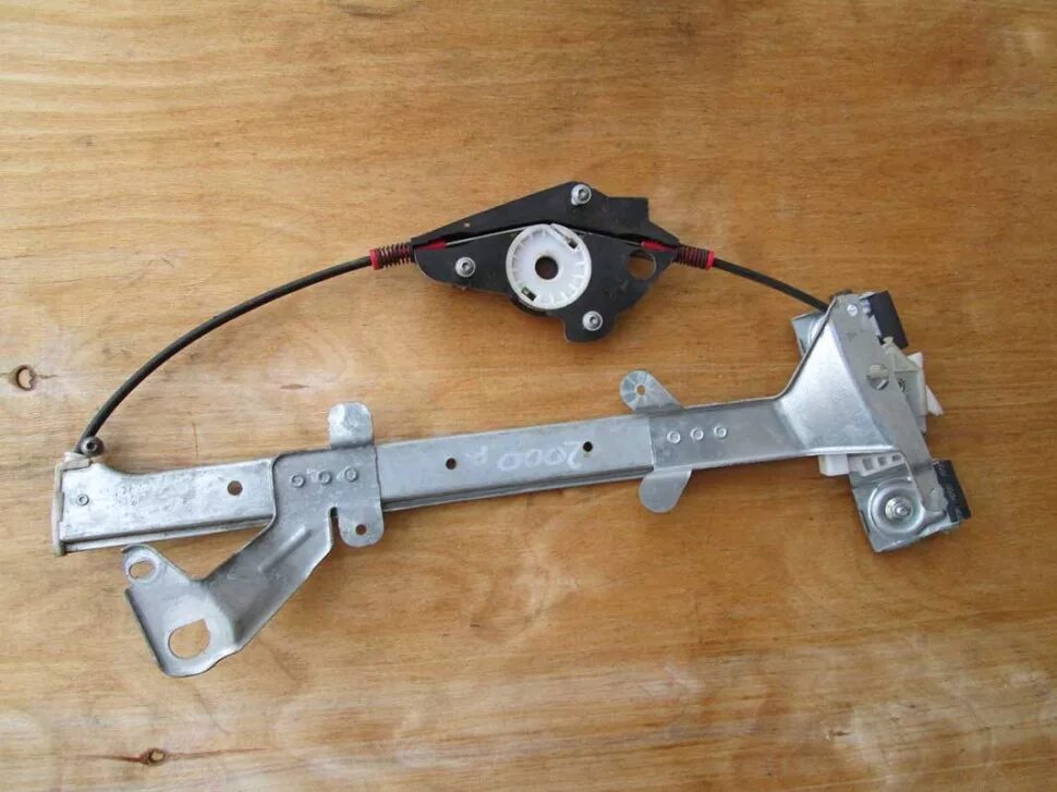 Стеклоподъемник ford galaxy 2013. Передний стеклоподъёмник ford focus 1 правый. Стеклоподъемник левый lacetti. Стеклоподъемник форд. Стеклоподъемник форд.