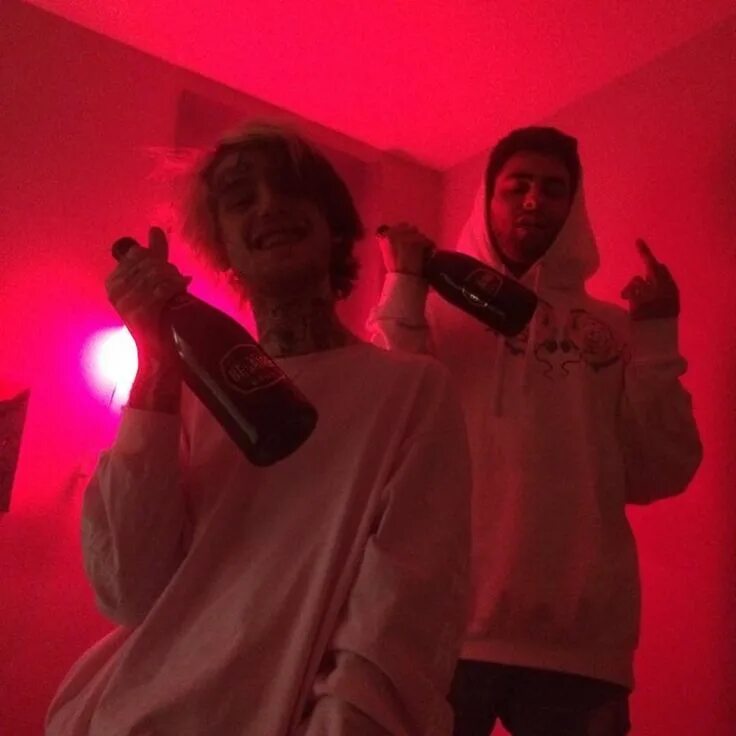 Lil peep 2016. Lil peep в красном. Downtown lil. Арканзас штат сша. Литл-рок (арканзас).