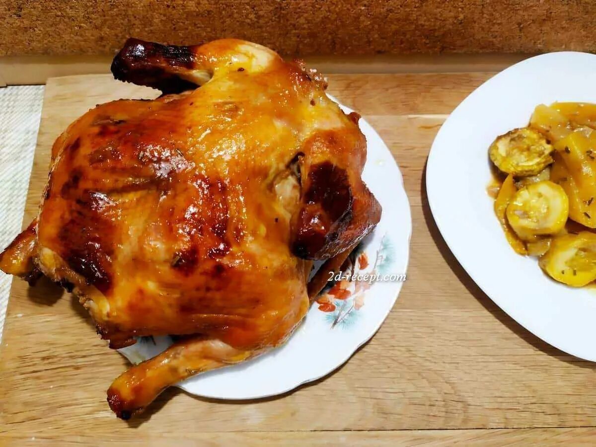Курица в духовке целиком в меду. Курица в духовке. Курица в духовке целиком. Курица в духовке с медом. Запеченная курица с медово-горчичным соусом.