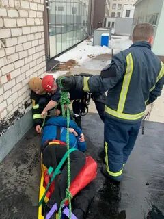 Эвакуация мужчина