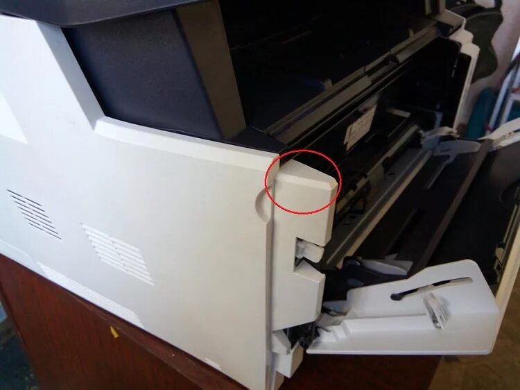 открыта дверца принтера