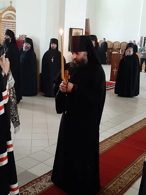 послушник богдан высокопетровский. послушник андрей попов сретенский монастырь. 03. трудник послушник инок монах. послушники мужского монастыря.