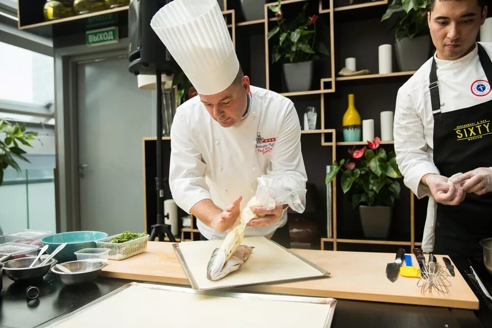 Шеф повар мишлен. Chef’s table мишлен. Шеф повара гид мишлен. Шеф повар в подводной лодке. Шеф повар мишлен.