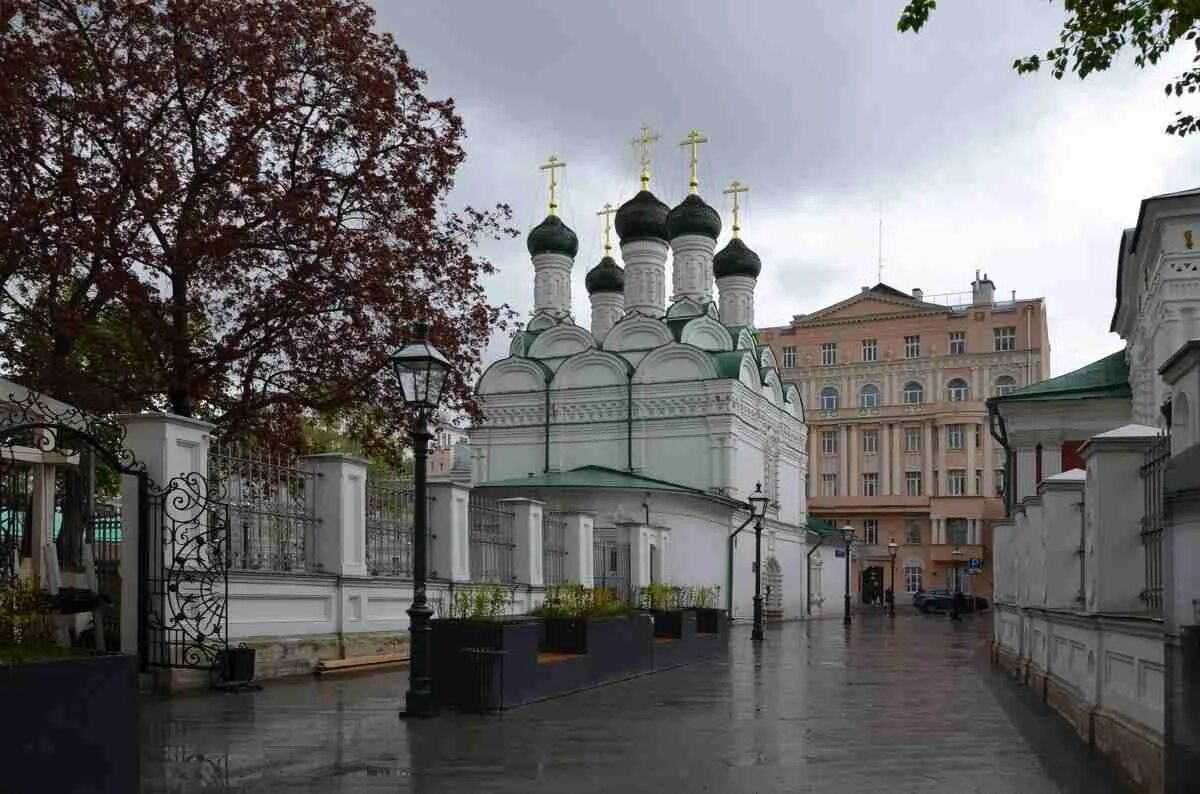 Черниговское подворье в москве. Храмы в черниговском переулке москвы. Храм черниговских чудотворцев в замоскворечье. Черниговское подворье в москве. Черниговский переулок тула.