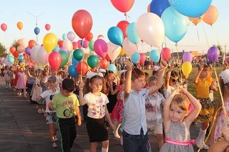 Погода красный кут неделя. День города красный Кут. Праздничные мероприятия в Красном Куте. День города красный Кут Саратовской области. Куту на праздник.