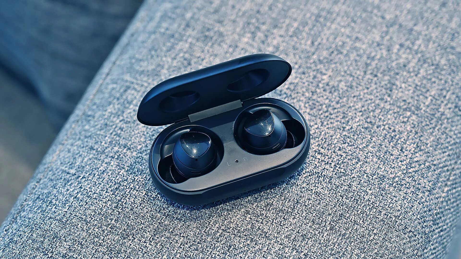 Galaxy наушники true wireless. Galaxy Buds 2. Samsung Galaxy Buds 2 Pro. Samsung Galaxy Buds 2 оливковый. Samsung Galaxy Buds 2 Olive.