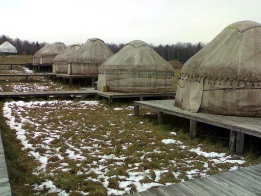 Юрта народов Сибири 17 века. Жилище сибирских татар 17 век. Юрта 17 век якуты. Жилище народов Сибири 17 века. Жилище народов сибири