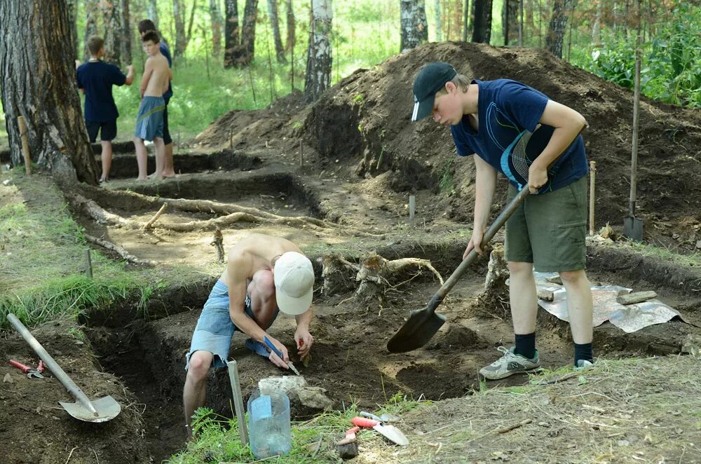 полевая археология. археологические раскопк. археологические находки. раскопки исследования. археологические раскопки.