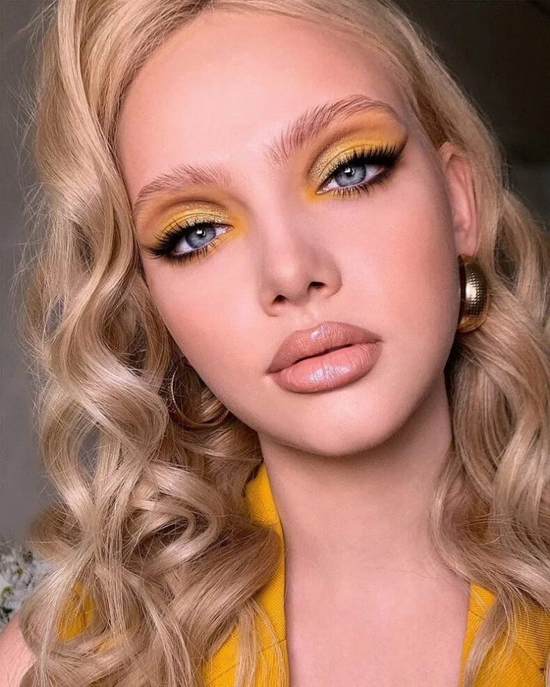 Make up 2025. Макияж 2025 2025 тренды. макияж 2025келинларники. макияж 2025. модный макияж.