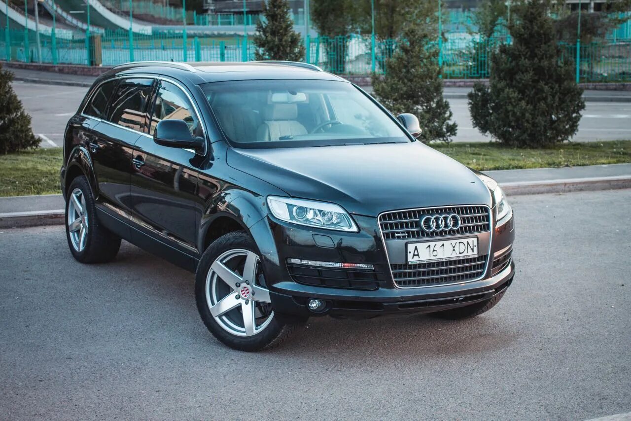 Audi q7 2007. Ауди q7 2007г. Ауди q7 2001. Audi q7 2023. Купить ауди q7 в москве