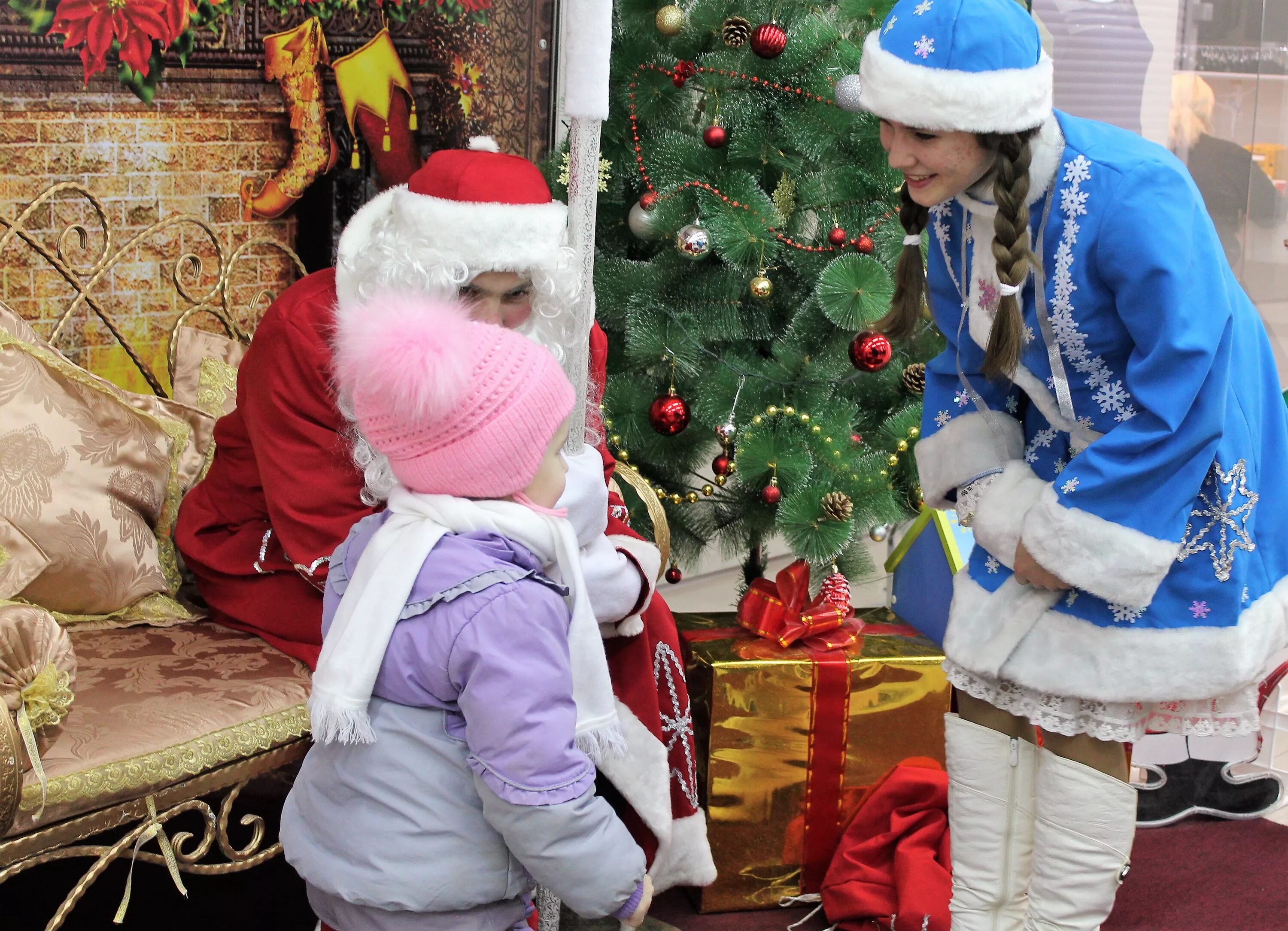 вотчина деда мороза архангельск. как встречают деда мороза дома. муори жена йоулупукки. великий устюг резиденция деда мороза трон. как встречают деда мороза дома.