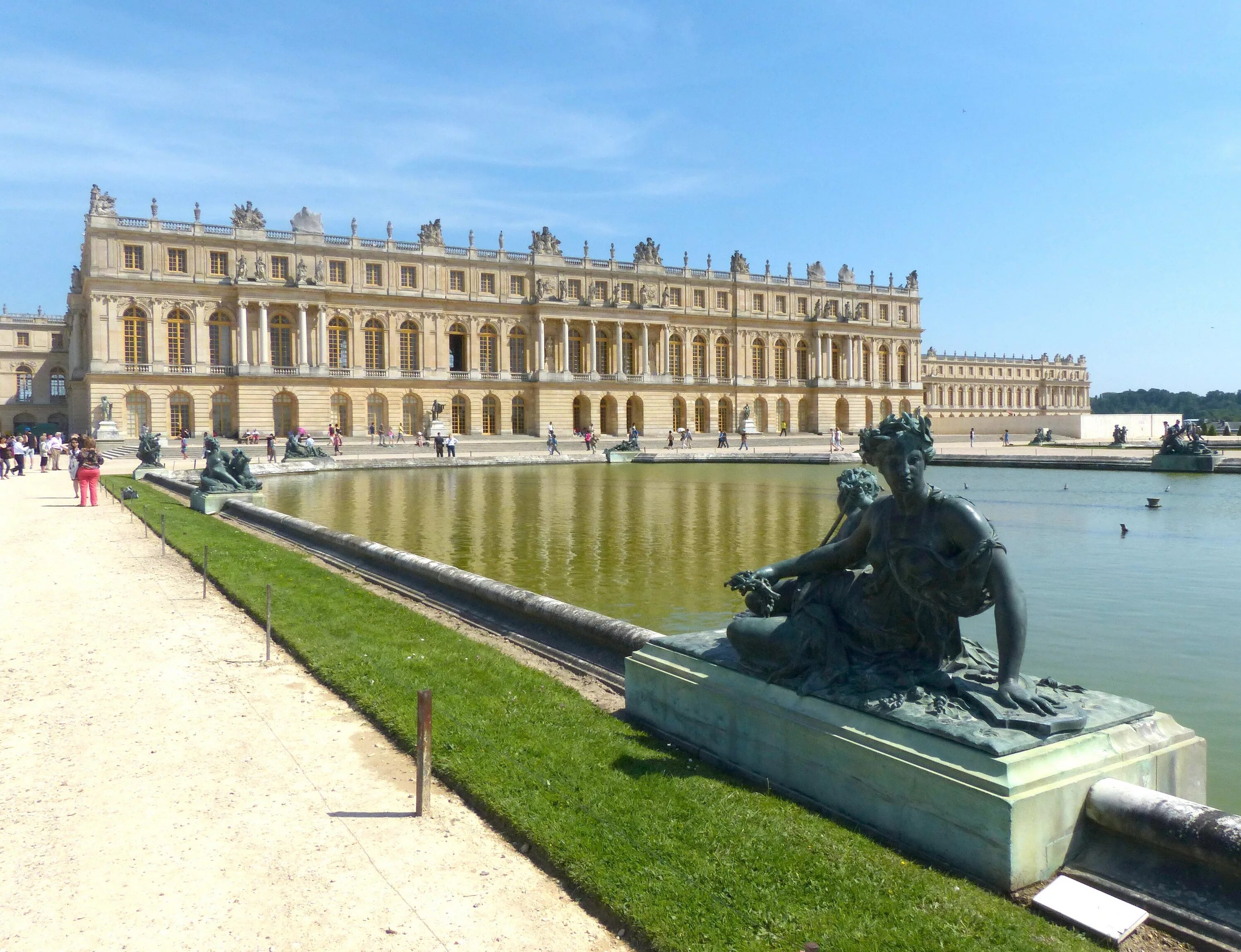 Версаль под. Версальский дворец. Версаль. Версальский дворец дворцы Франции. Версаль дворец французских королей.
