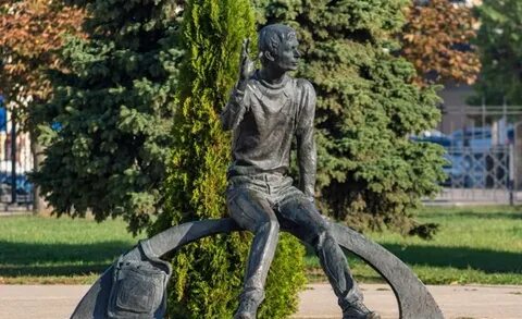 Студенческие памятники