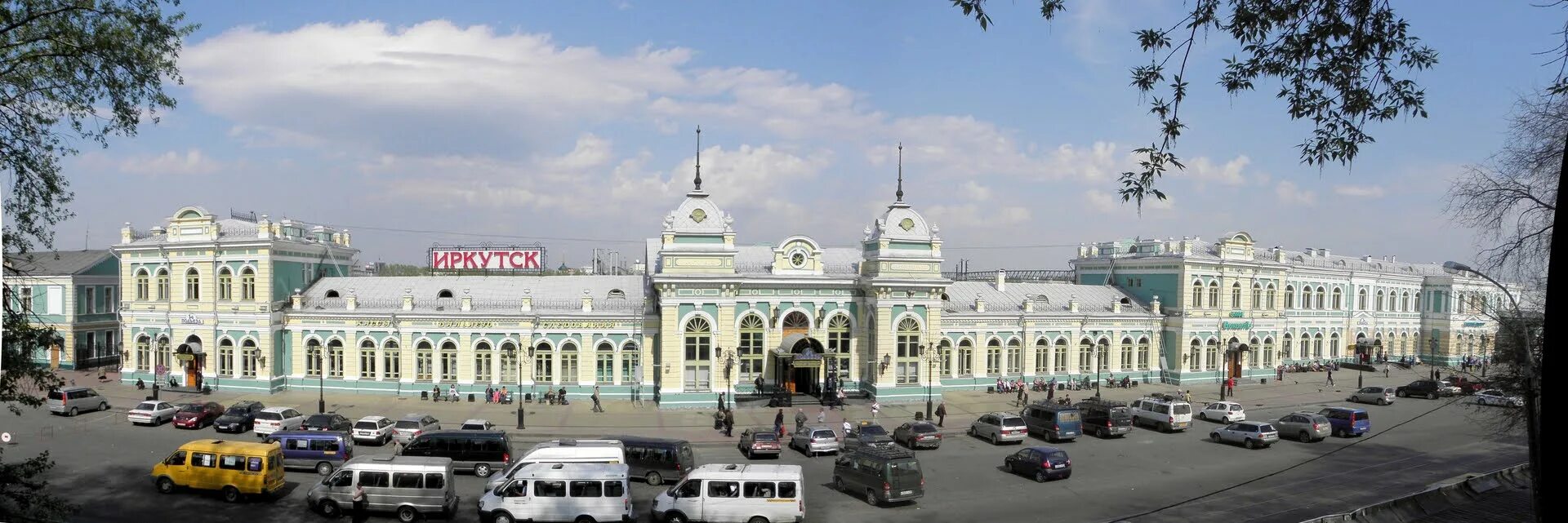 Иркутск Вокзальная площадь. Привокзальная площадь Тюмень. ЖД вокзал Иркутск. ЖД вокзал Иркутск пассажирский. Доехать до жд вокзала иркутск