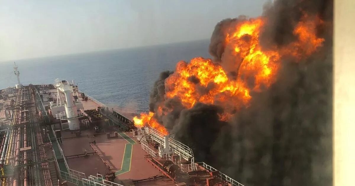 Генерал ази асланов танкер взрыв. Генерал ази асланов танкер. Что сегодня случилось над азовским морем. Генерал ази асланов судно. Танкерная война в персидском заливе.