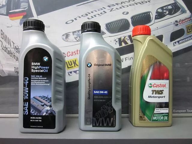 Масло бмв. Масло бмв 5w30. Оригинальное масло bmw 5w30. Какое масло льют в бмв дизель. Оригинальное масло bmw 320ix.
