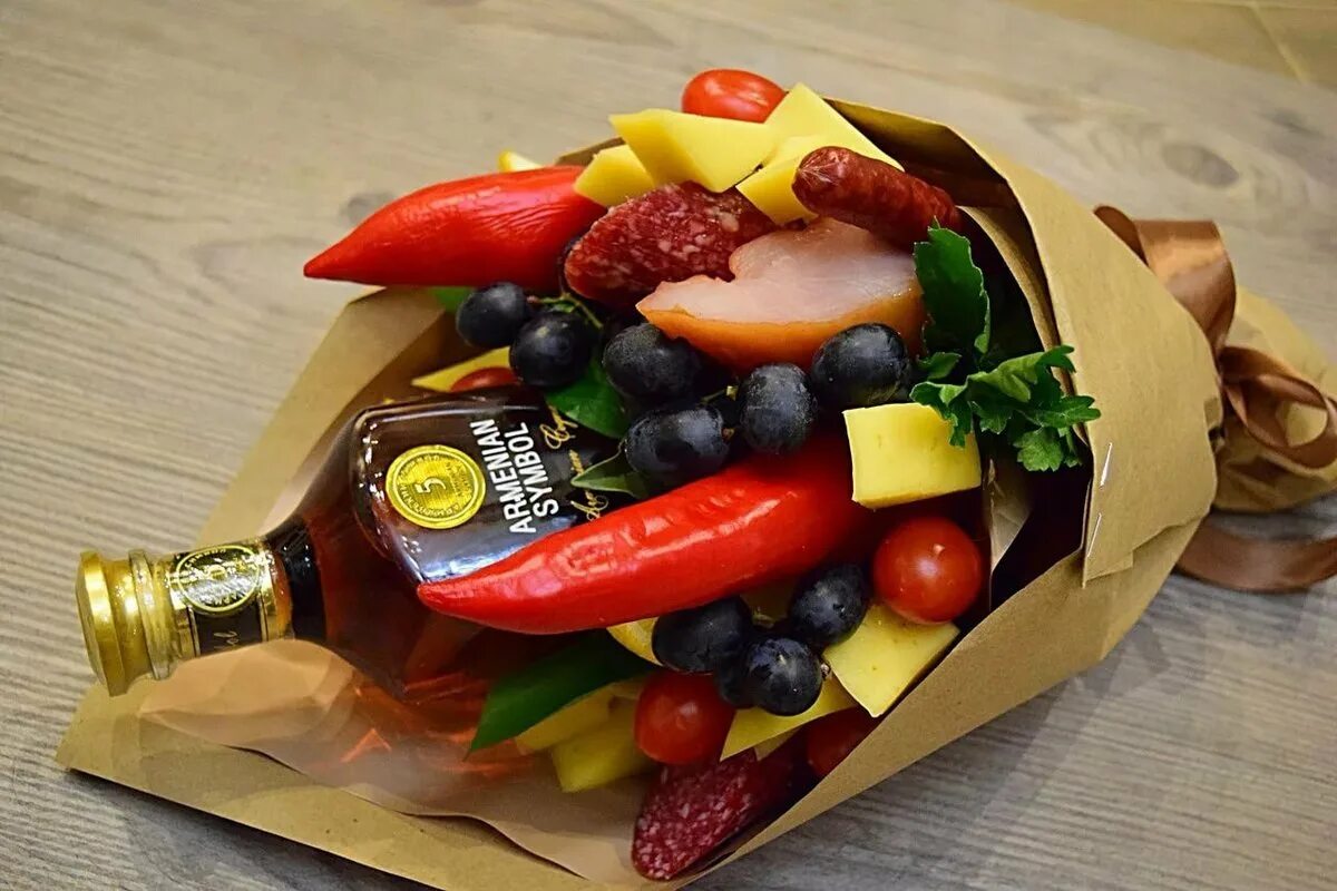 Букет из рыбы для мужчин. Букет для мужчины. Букет для мужчины. Съедобный подарок для мужчины. Букет для мужчины из продуктов.