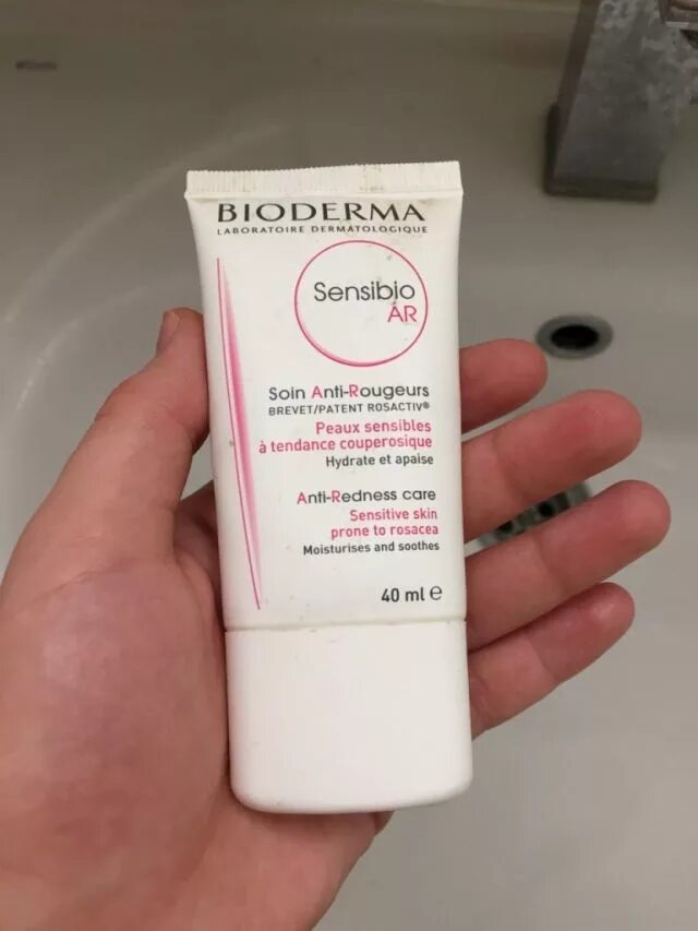 Купероз лечение аптечными средствами. Bioderma Sensibio крем. Биодерма Сенсибио крем от купероза. Крем Bioderma крем от розацеа. Биодерма от розацеа.