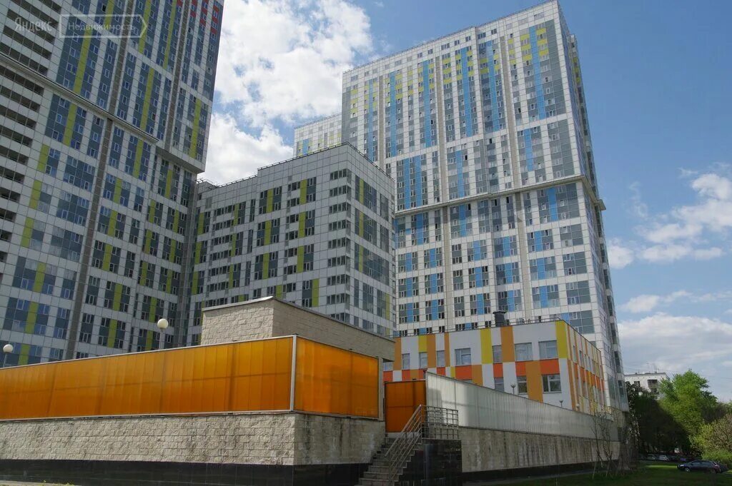 Фотографии 3-комнатной квартиры на продажу в Москве по адресу бульвар Маршала Ро