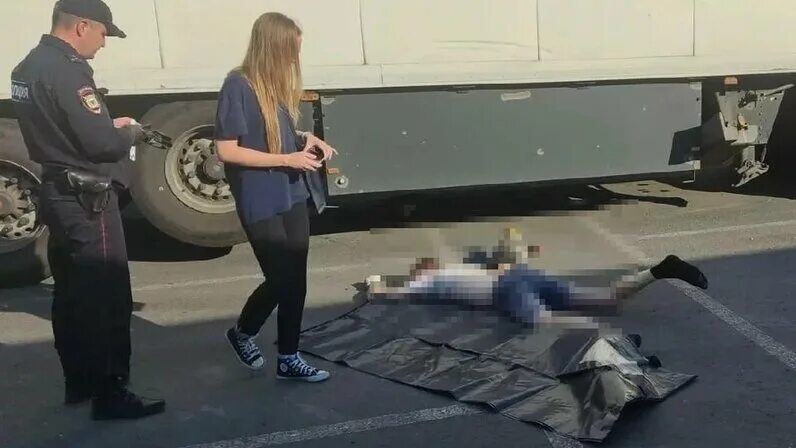 Попала в аварию и была вытрахана незнакомцем прямо на дороге