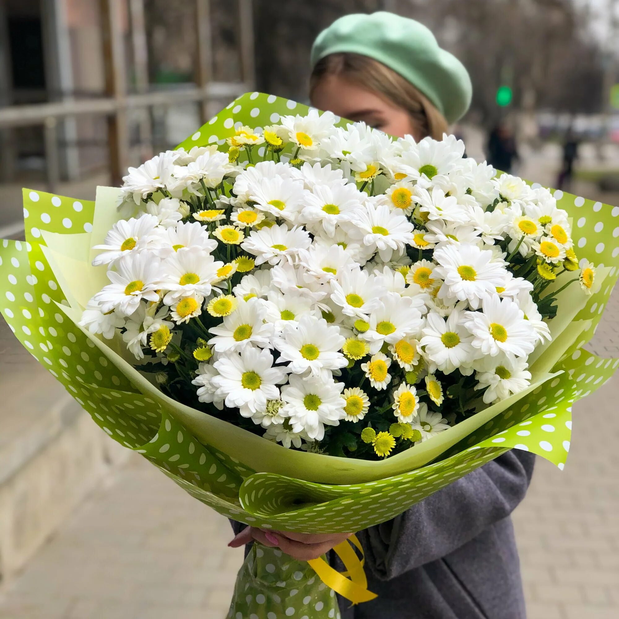 Ромашковые хризантемы букет