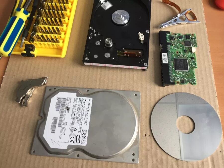 Внешний Винчестер 2.5 без HDD. Bulk Core 1976 жесткий диск. Жесткий диск вид снизу. Жесткий диск и ссд вскрыты.