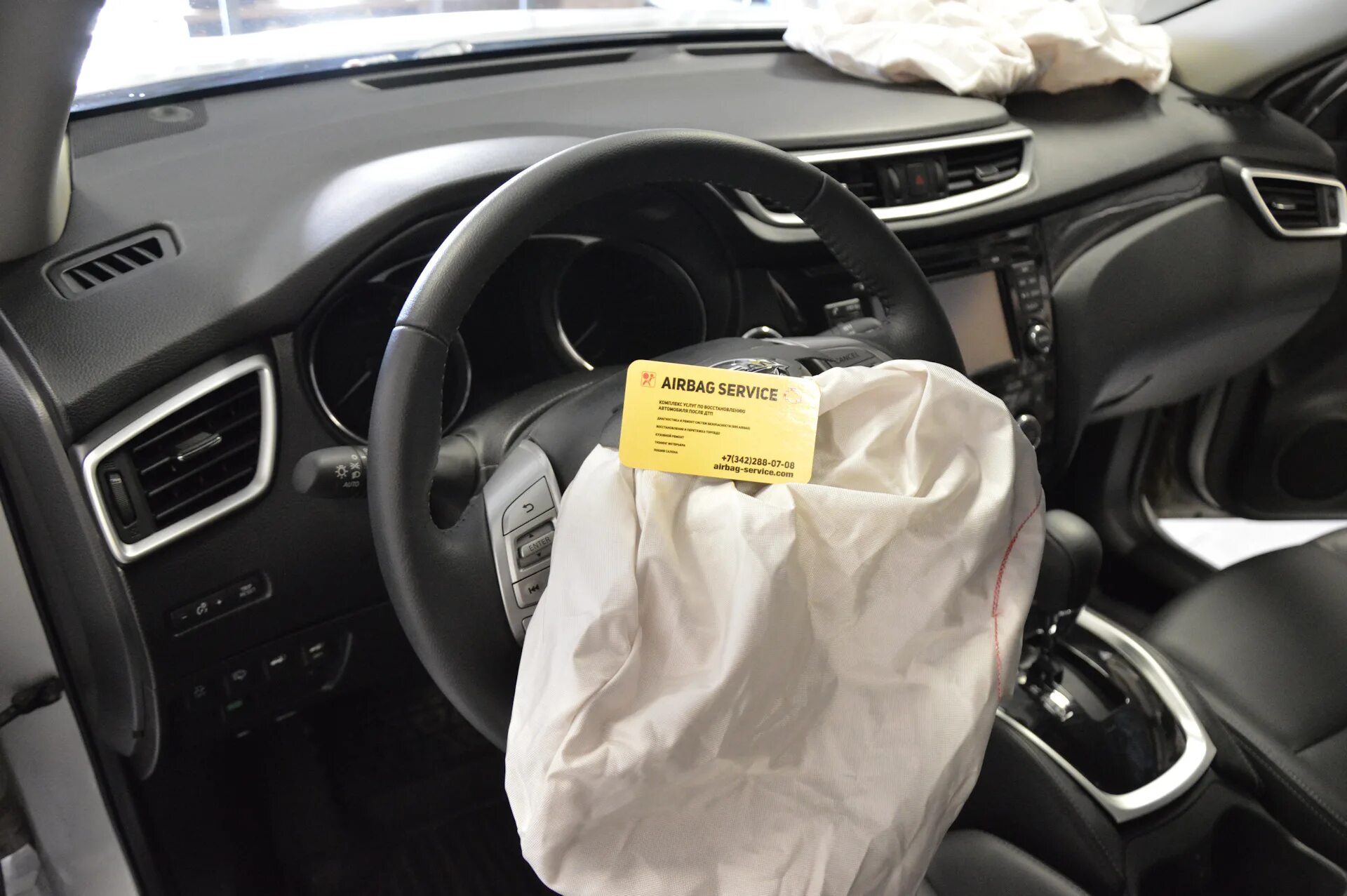 Подушки безопасности ниссан икстрейл. Nissan SRS airbag. Nissan SRS airbag машина. Ниссан аирбаг SRS airbag. Nissan SRS airbag 2021.