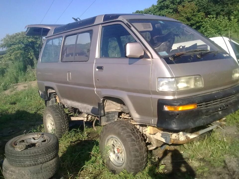 Продажа тойота литайс. Toyota Lite Ace 1990. Тойота лит айс 90. Toyota Town Ace Lite Ace. Лифт Toyota Town Ace, 1990.