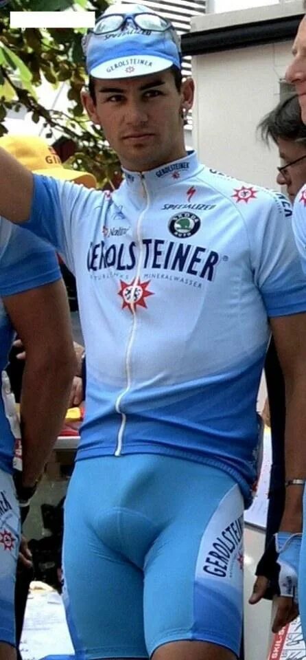 Alina vacariu фигура. обтягивающая юбка. сол перес в платье. под обтяжку. под обтяжку.