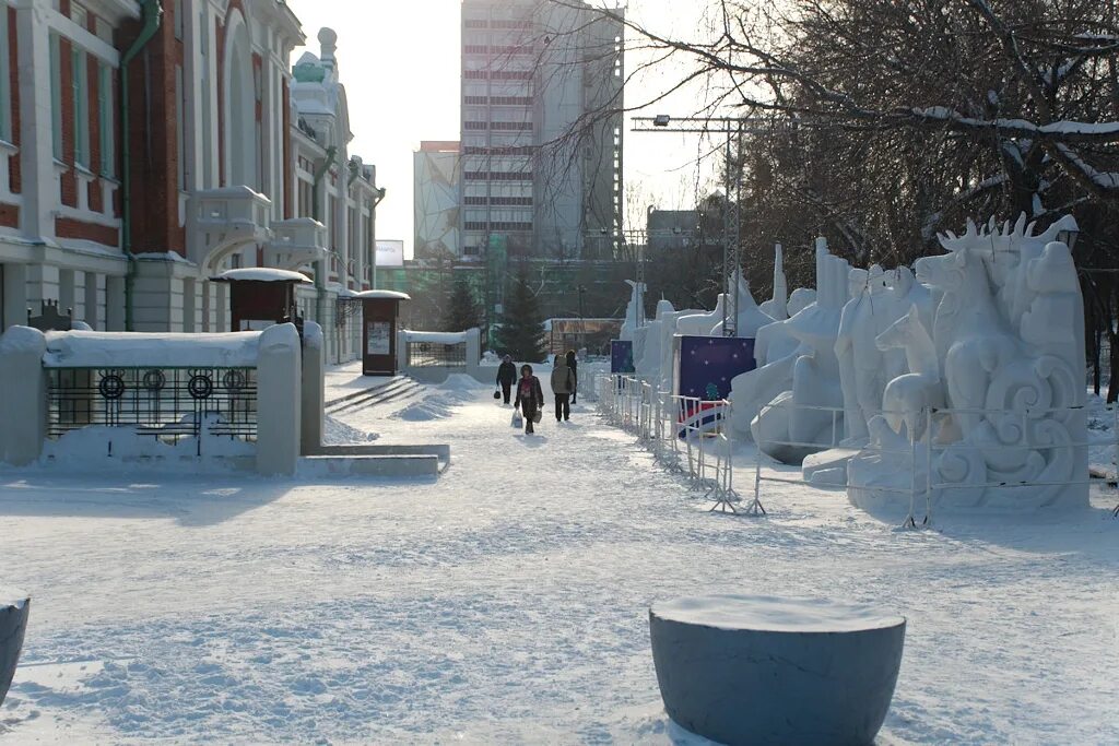 Зимой купить в новосибирске. Зимние улицы Новосибирска. Новосибирские улочки зимой. Новосибирск улицы города зимой. Новосибирск 2018 зимой.