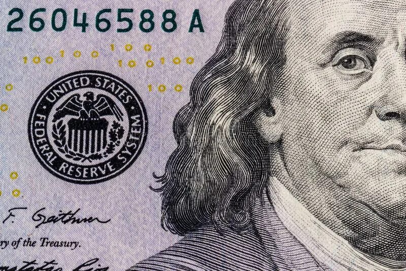 Чей портрет изображен на стодолларовой купюре. Банкнота 100 долларов сша франклин. бен франклин на купюре. франклин купюра крупно. бенджамин франклин фото на 100 долларах.