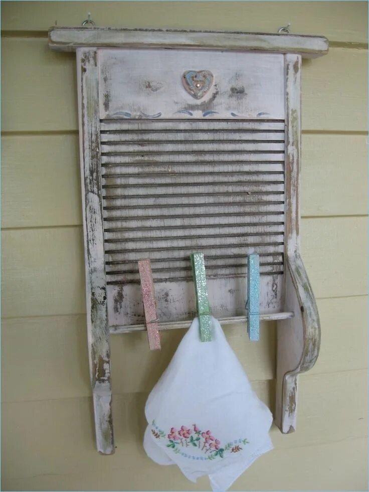 Что можно сделать из старой стиральной доски Cabinet made from an antique washboard. Primitive upcycled repurposed creations.