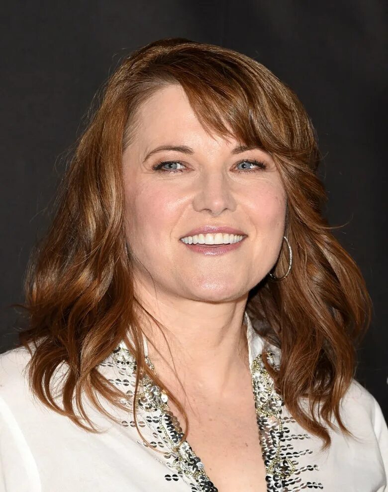 Lyusi loulecc. Люси Лоулесс сейчас. Lucy lawless