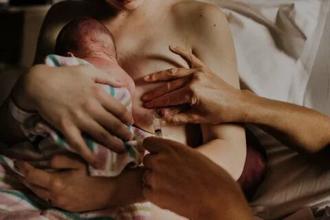 15 raw photos show the realities of breastfeeding, from biting to engorgeme...